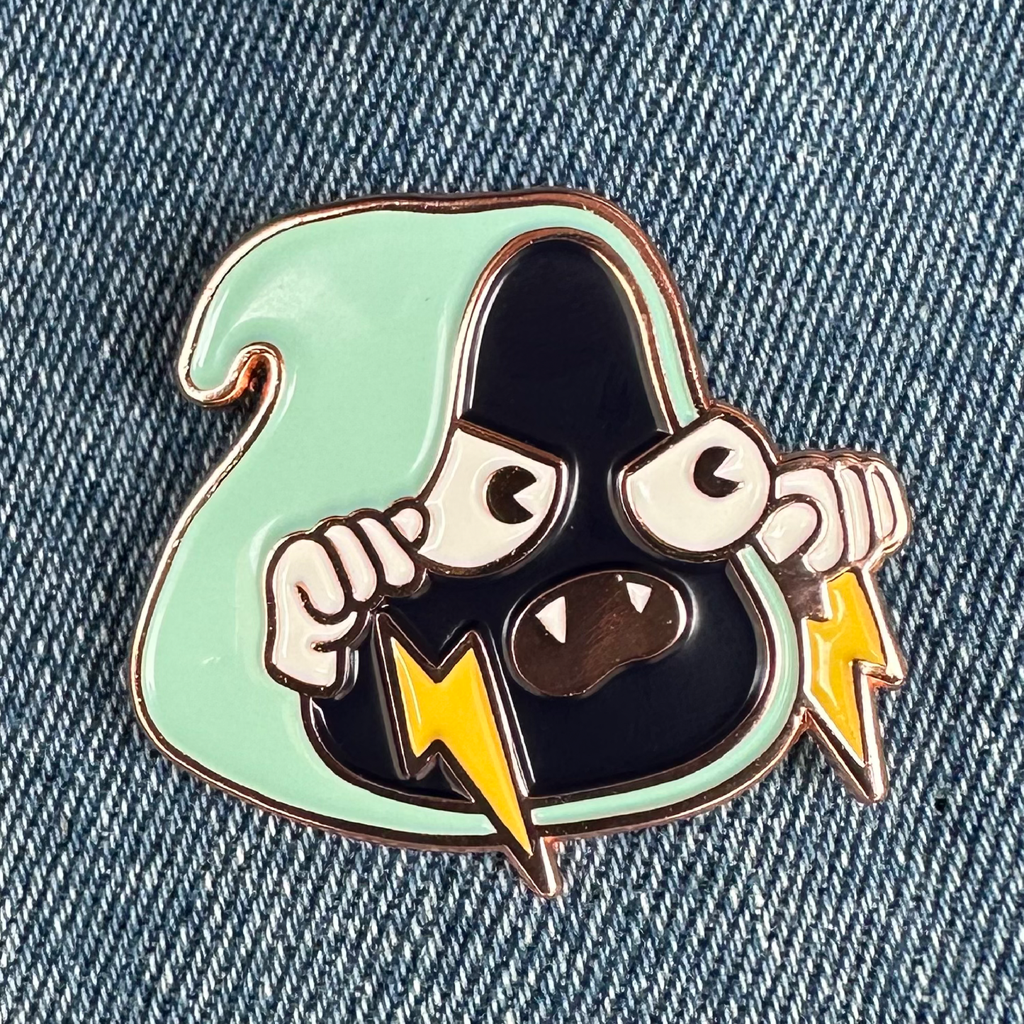 Pin Personaje Rayos ⚡